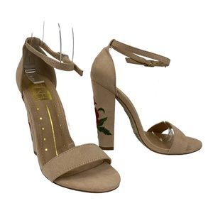 FRH Women’s Hazel-02 Faux Suede Rose Embroidered Block Heel Sandal